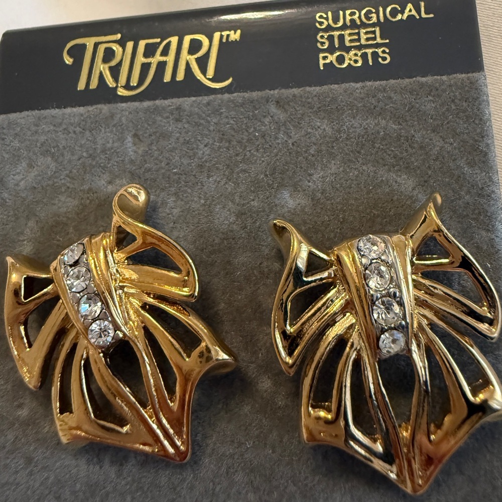 Vintage Trifari Gold Tone Rhinestone Earrings | Made in USA